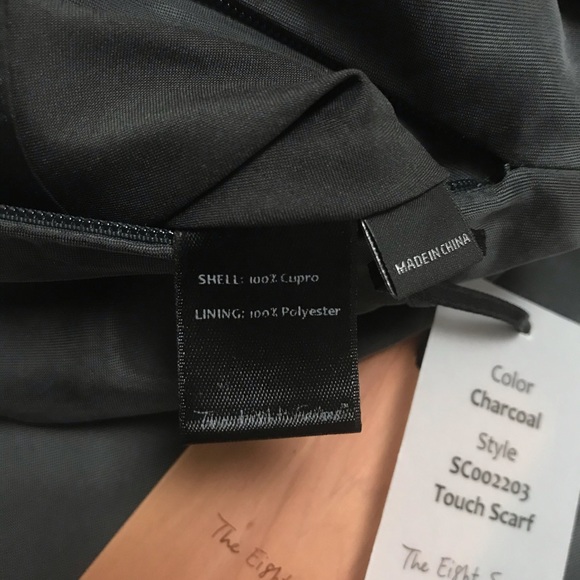 Touch Scarf - Unisex - Picture 5 of 10